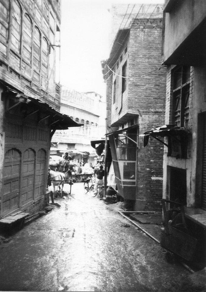 Hashtnagri-side street