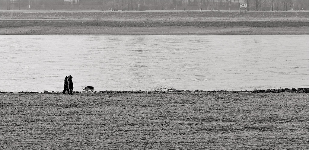 Walk at kilometer 741<br>by Franky2005