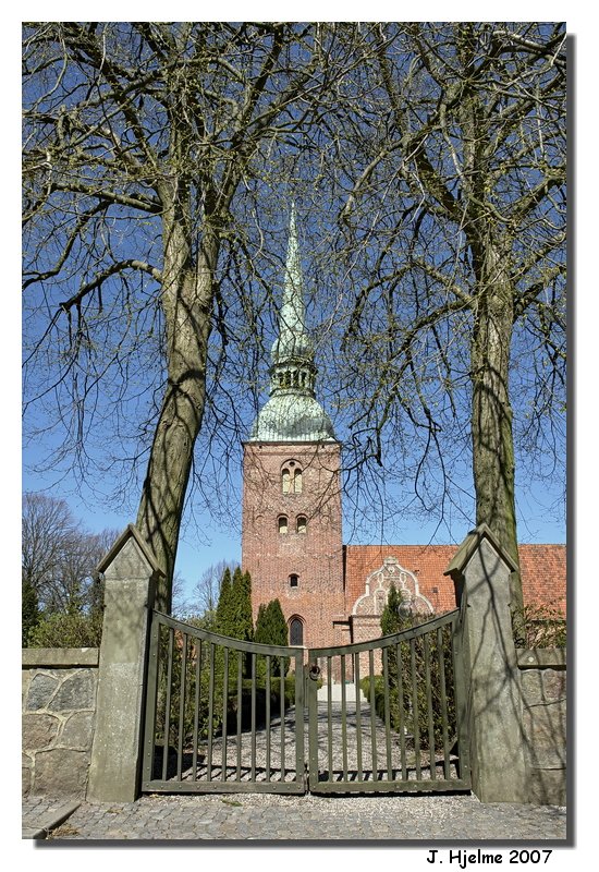 Church gate *<br>by Jesper Hjelme