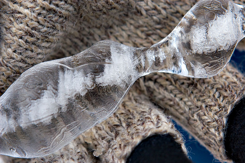 Ice in the hand