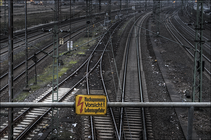 <b>3rd</b><br>Do not follow these lines<br>by Franky2005