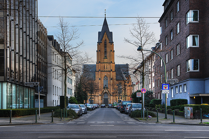 In the neighborhood<br>by Franky2005 (aka Harry Haller)