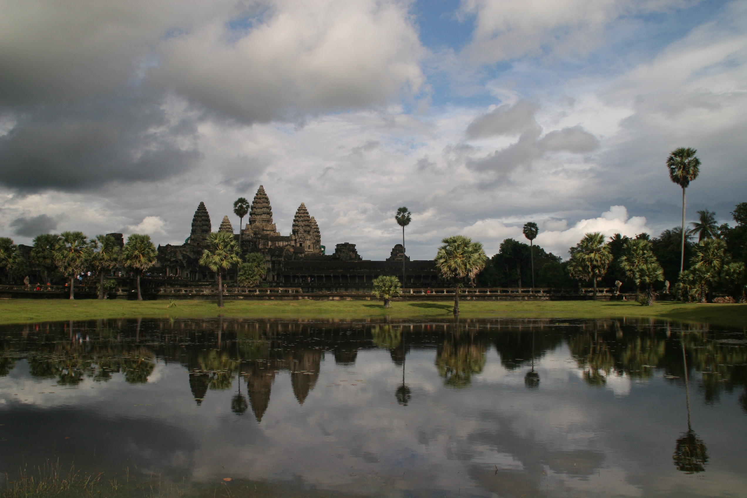 Khmers left Angkor Wat in 1432, after that it was lost in the jungle until a French explorer, Henri Mouhot, found it in 1860