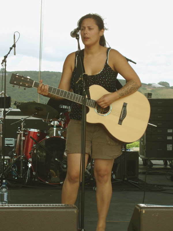 Anika Moa.jpg