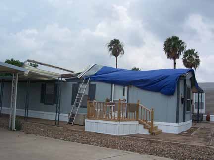 Mobilehome lost it's roof.