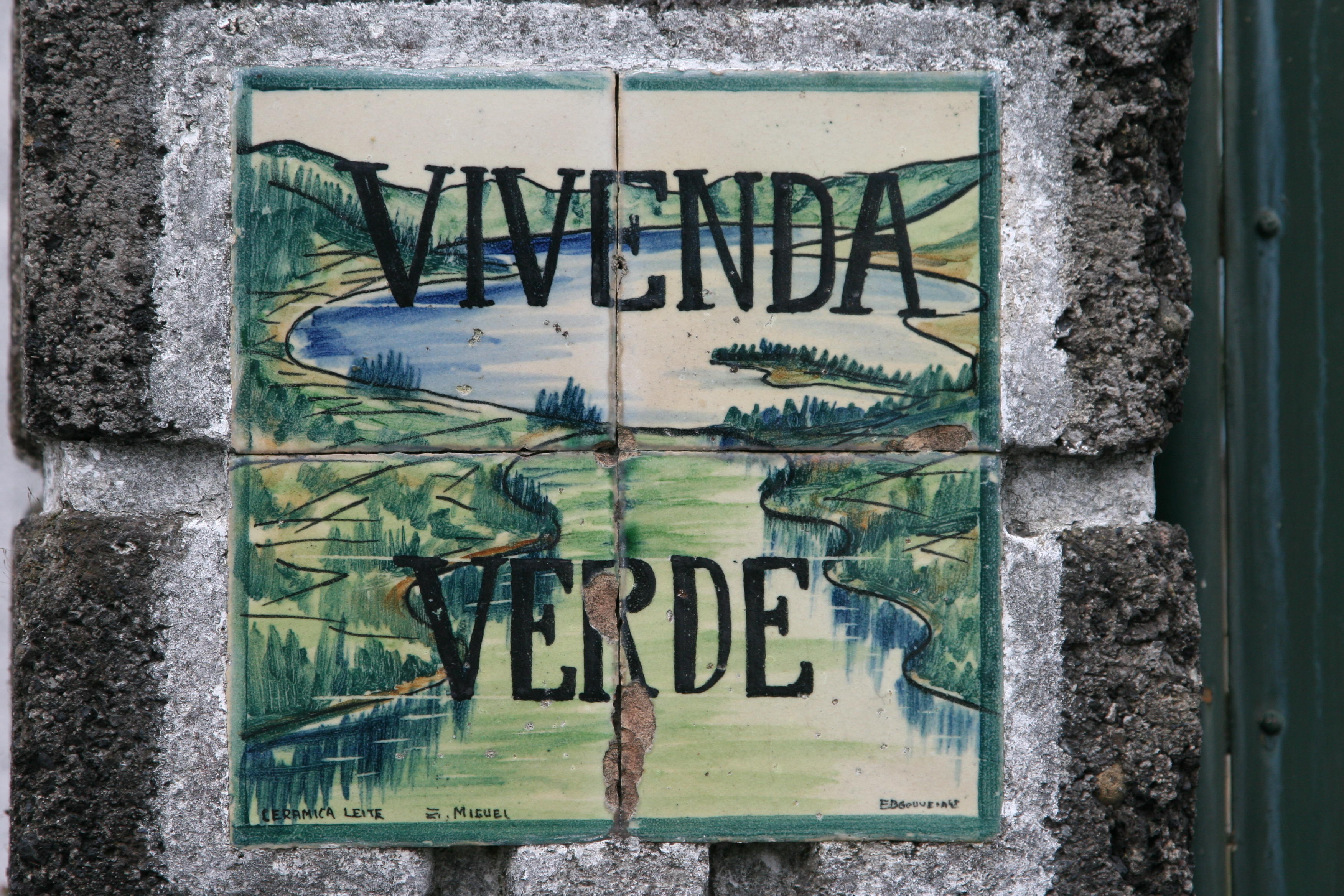 Verde means green in Portuguese