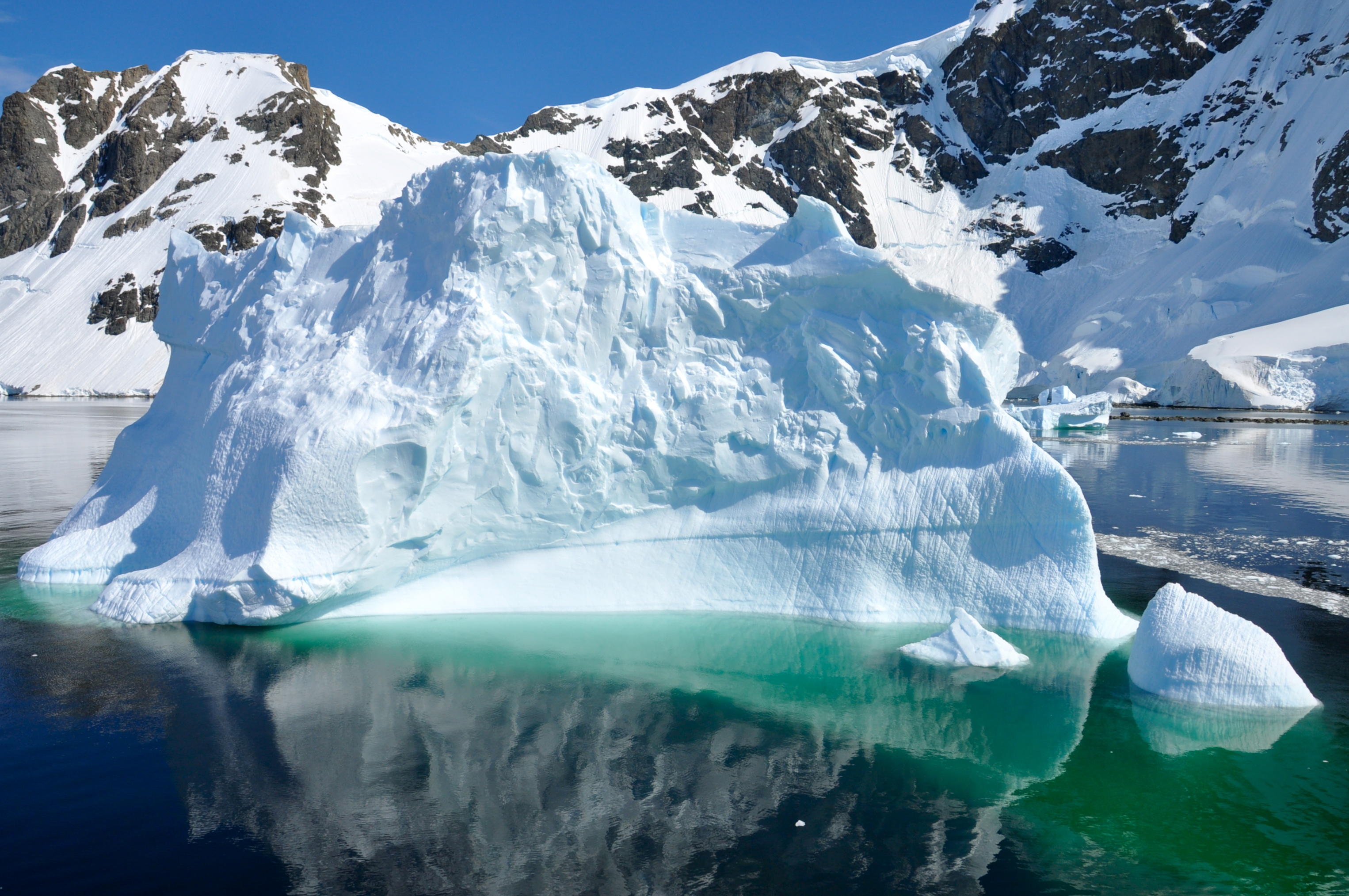 En Route through Lemaire Channel