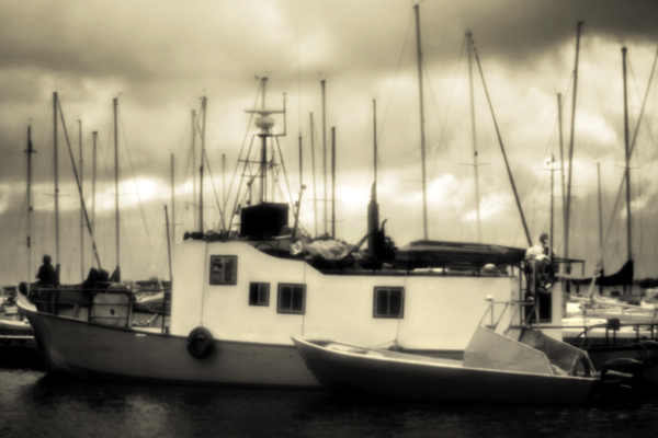 Fishing Boat _ Gimli 5953.jpg