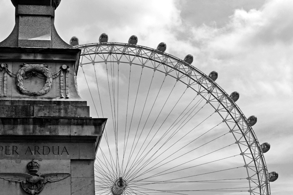 London Eye with RAF Memorial_3777.jpg