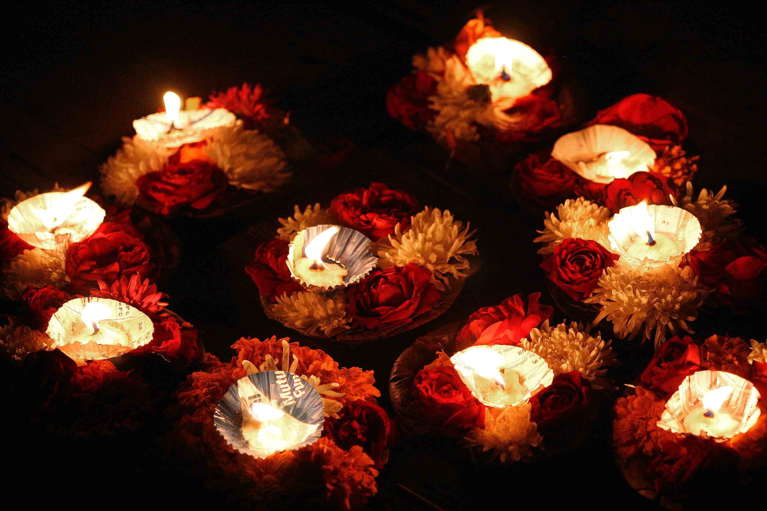 Aarti Candles To Be Floated