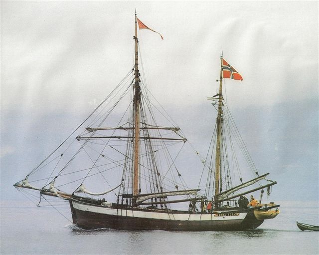 24AR Anna Rosa ship shape.jpg