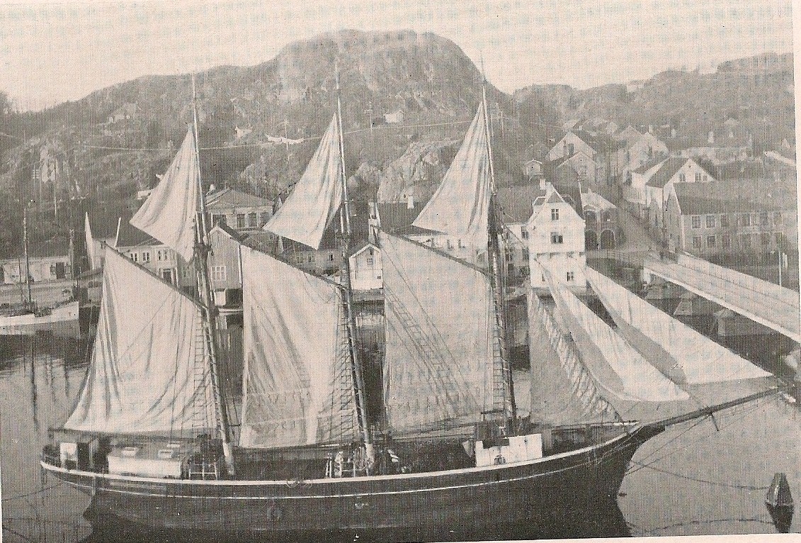 Gerd av Mandal bygd 1920 og i fart til 1935.jpg