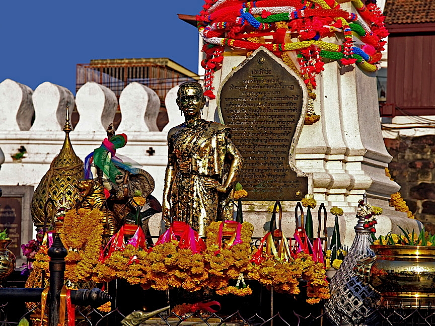 Thao Suranari Monument #2