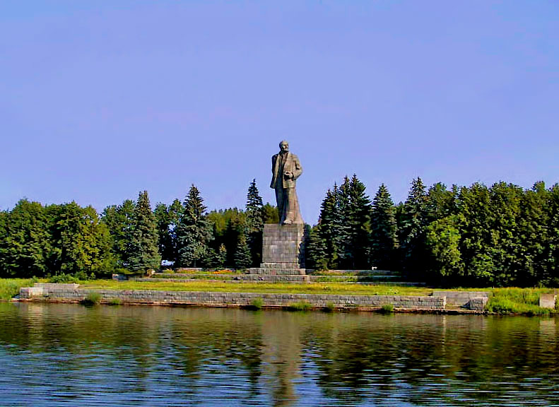 Statue of Lenin
