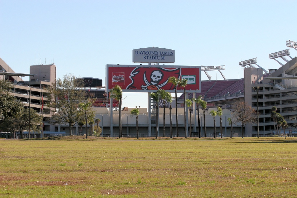 BucStadium002.jpg