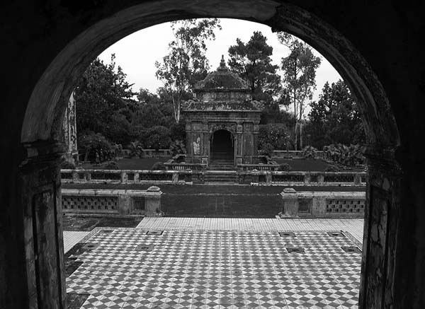 emperors tomb.jpg