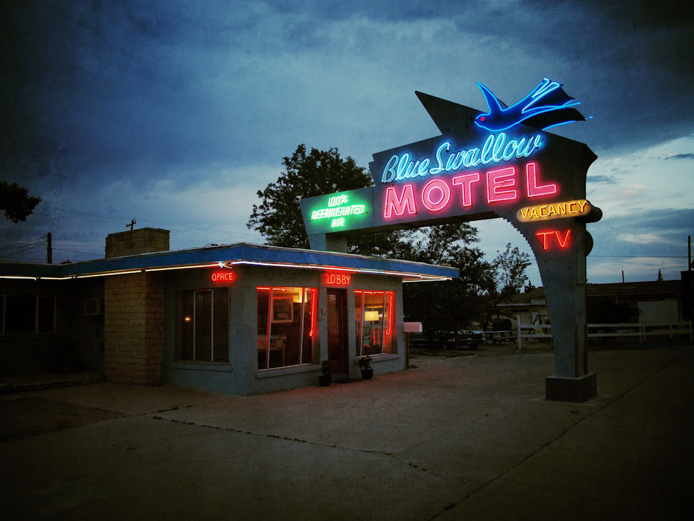 Blue Swallow Motel