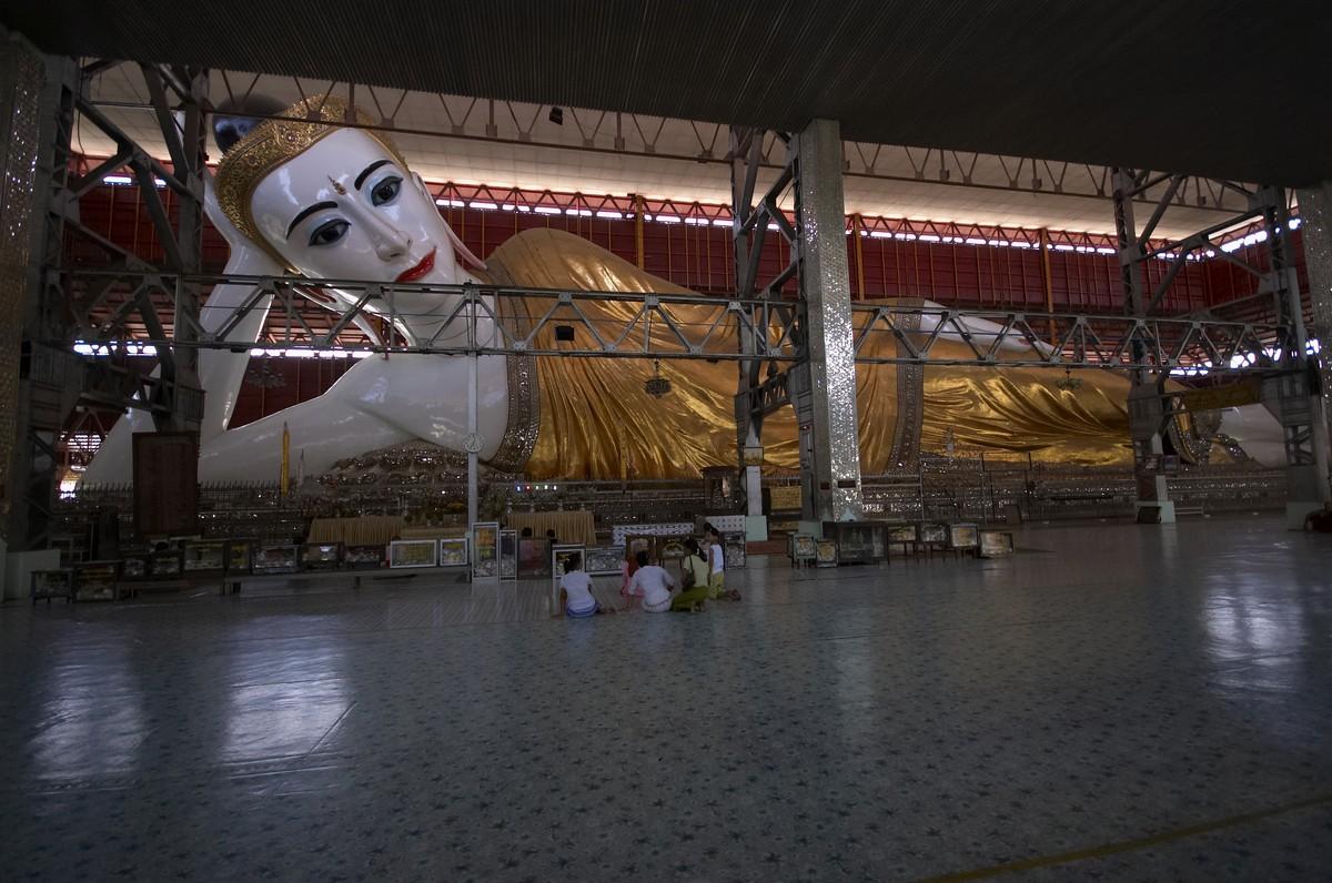 Reclining Buddha, Chauk Htat Gyi, Yangon