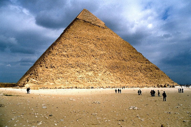 Kefren pyramide, after the rain