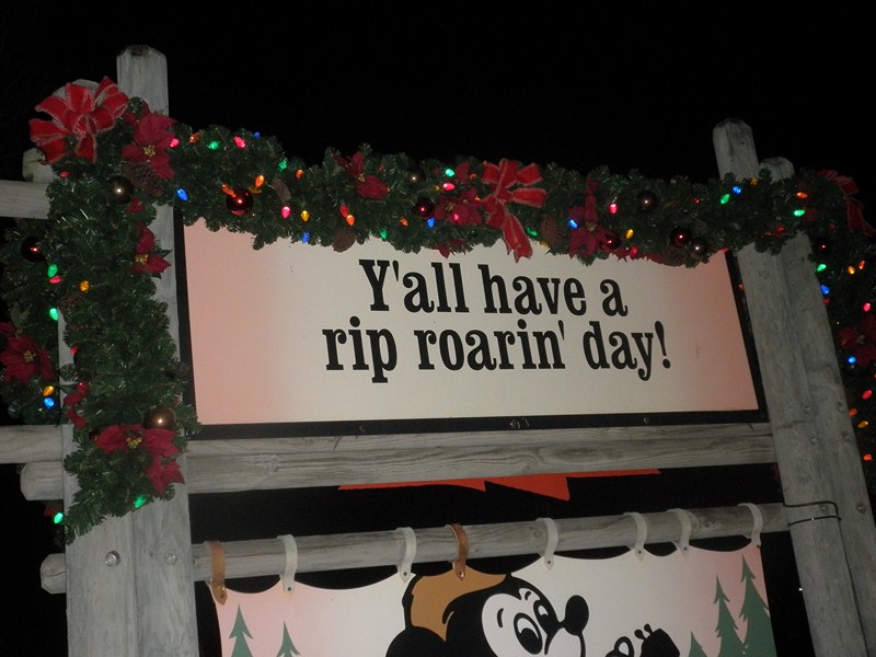 Disney Orlando Day  3-Mickeys Back Yard BBQ