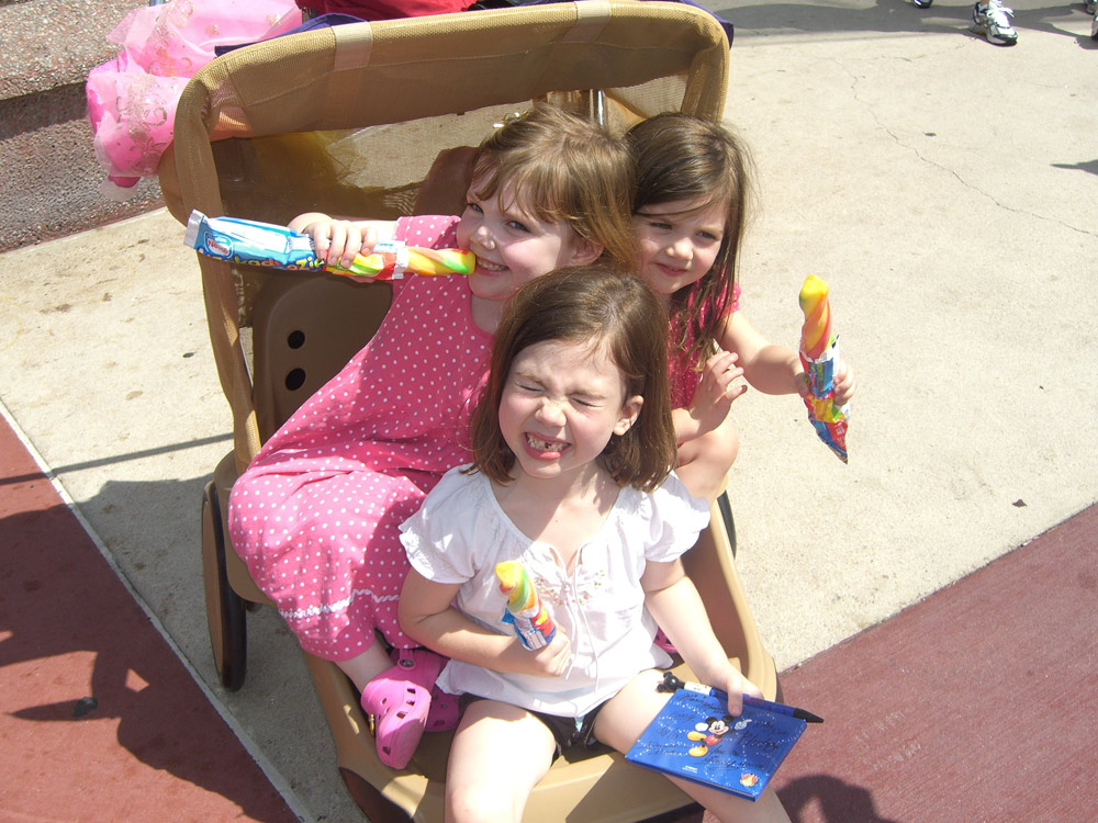 girls_stroller.jpg
