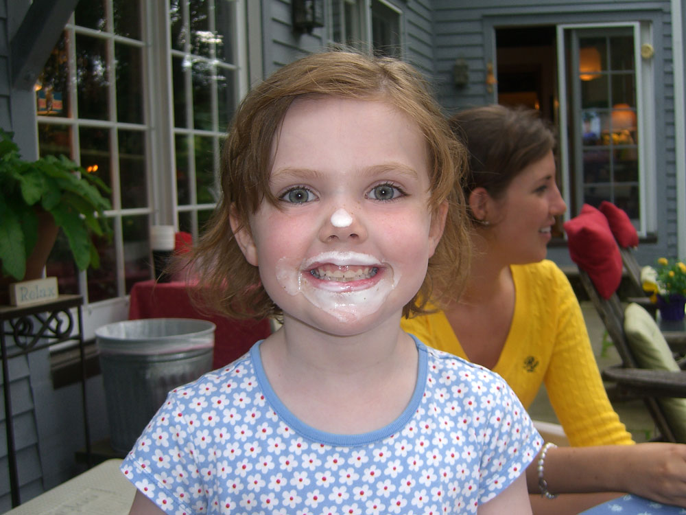 ellie_icecreamface.jpg