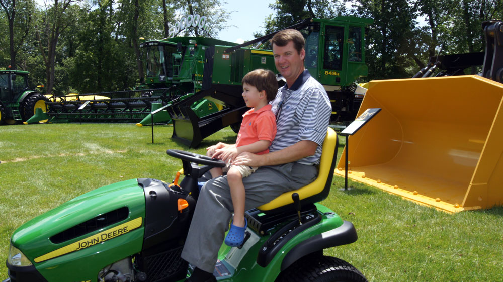 jdeere_mower.jpg