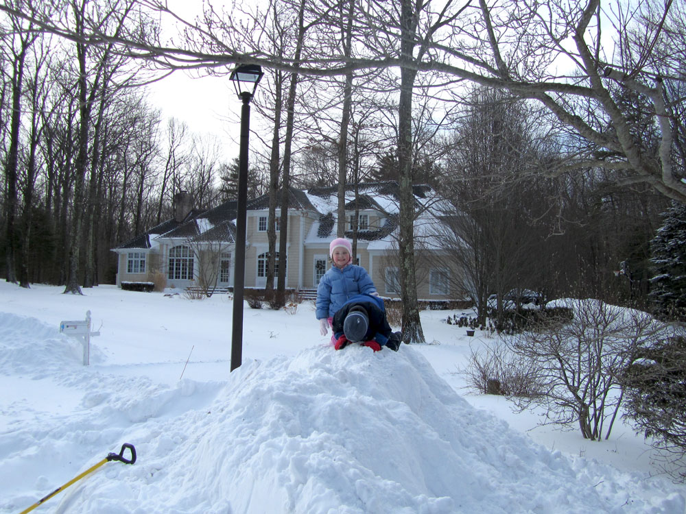 kids_snowmound.jpg
