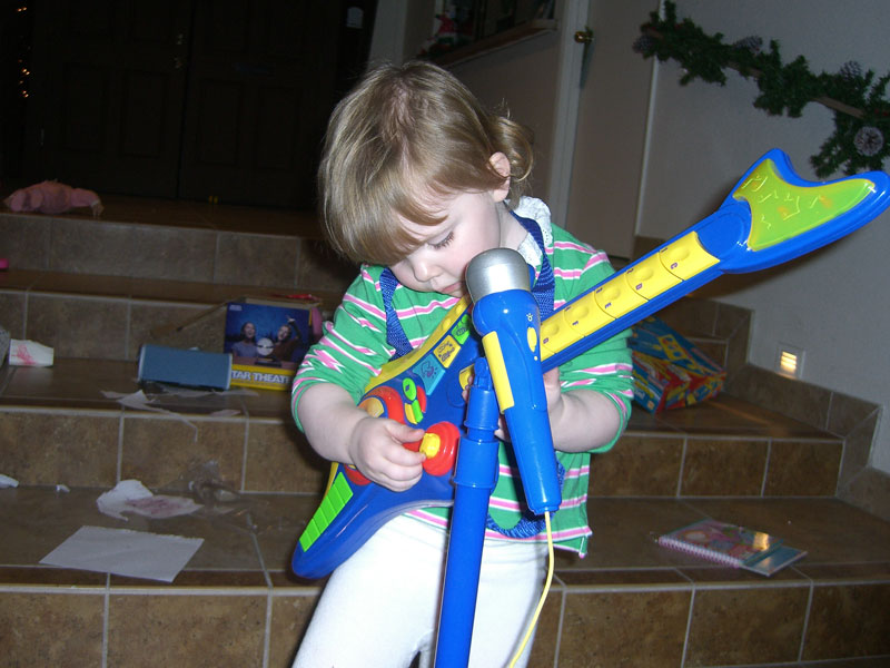 ellie_guitar3.jpg