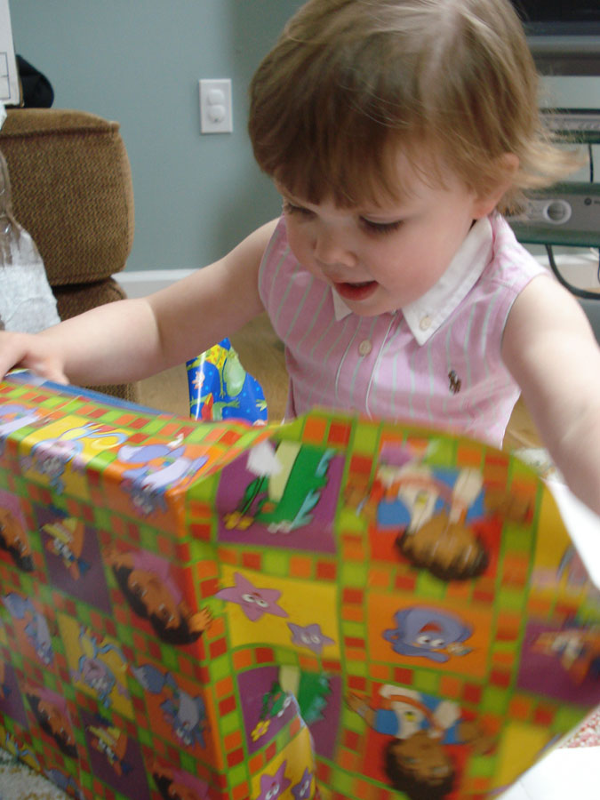 ellie_presents4.jpg