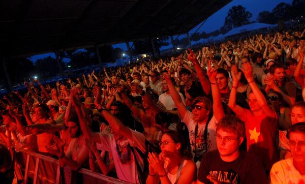 bonnaroo_crowd.jpg
