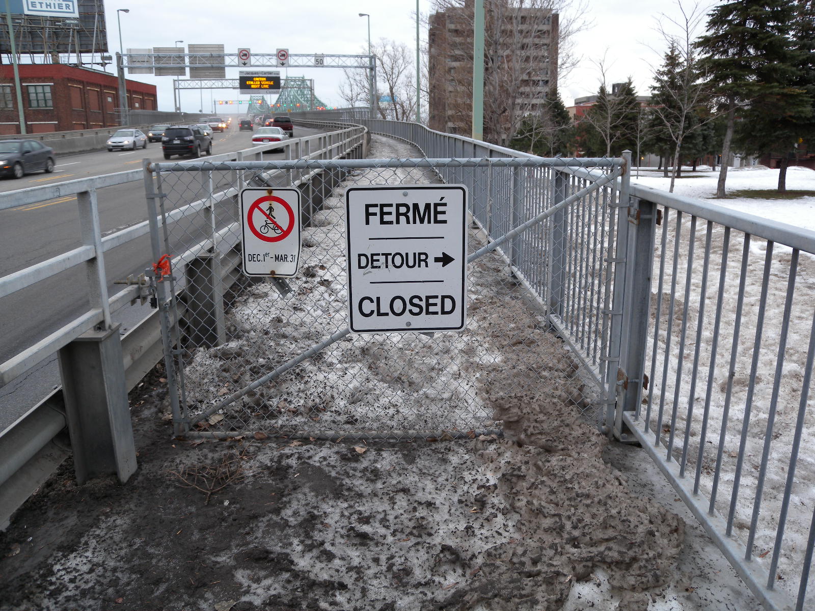 Montreal Jacques Cartier bridge closed
