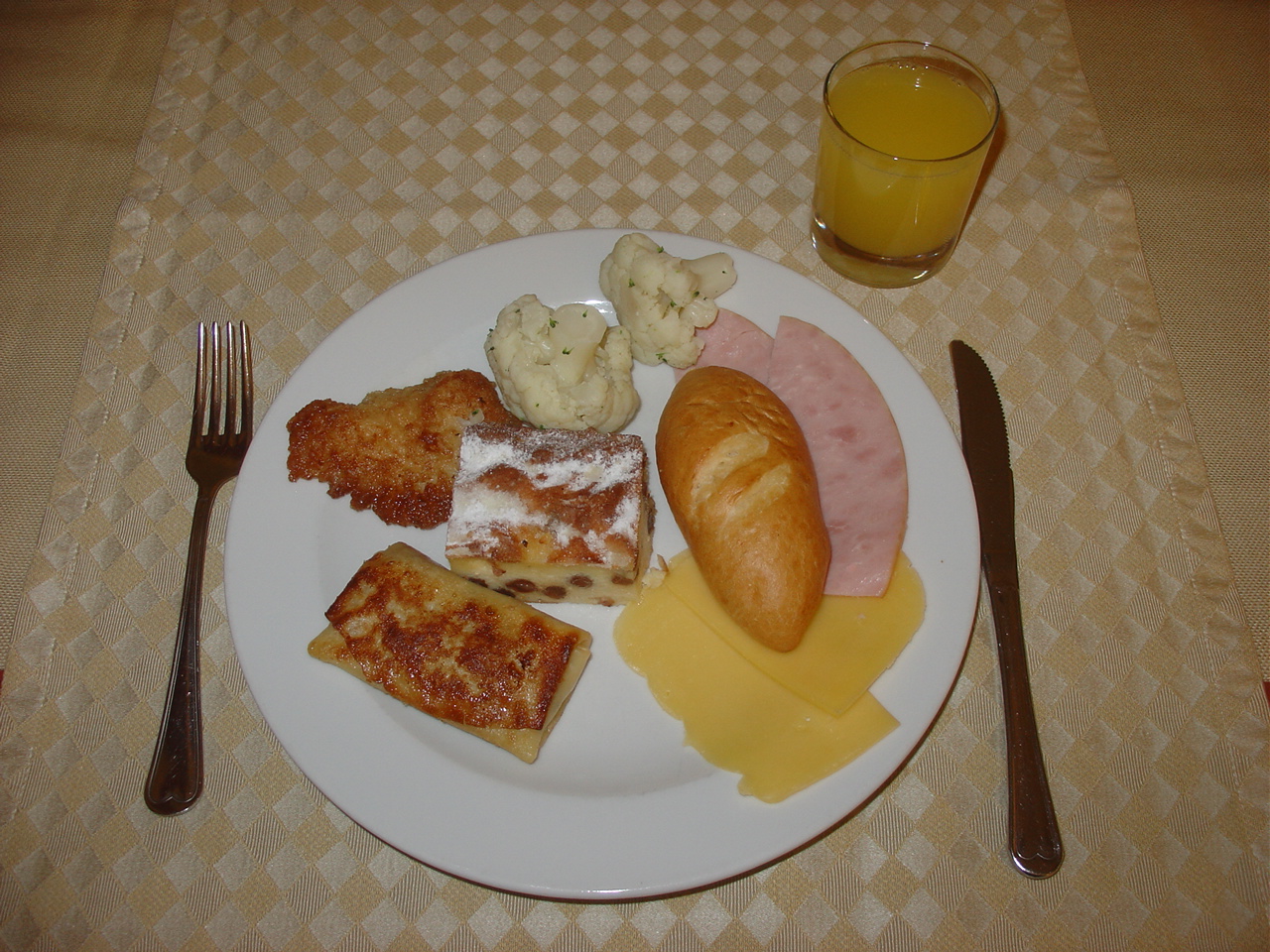 moscow hotel ukraine buffet breakfast