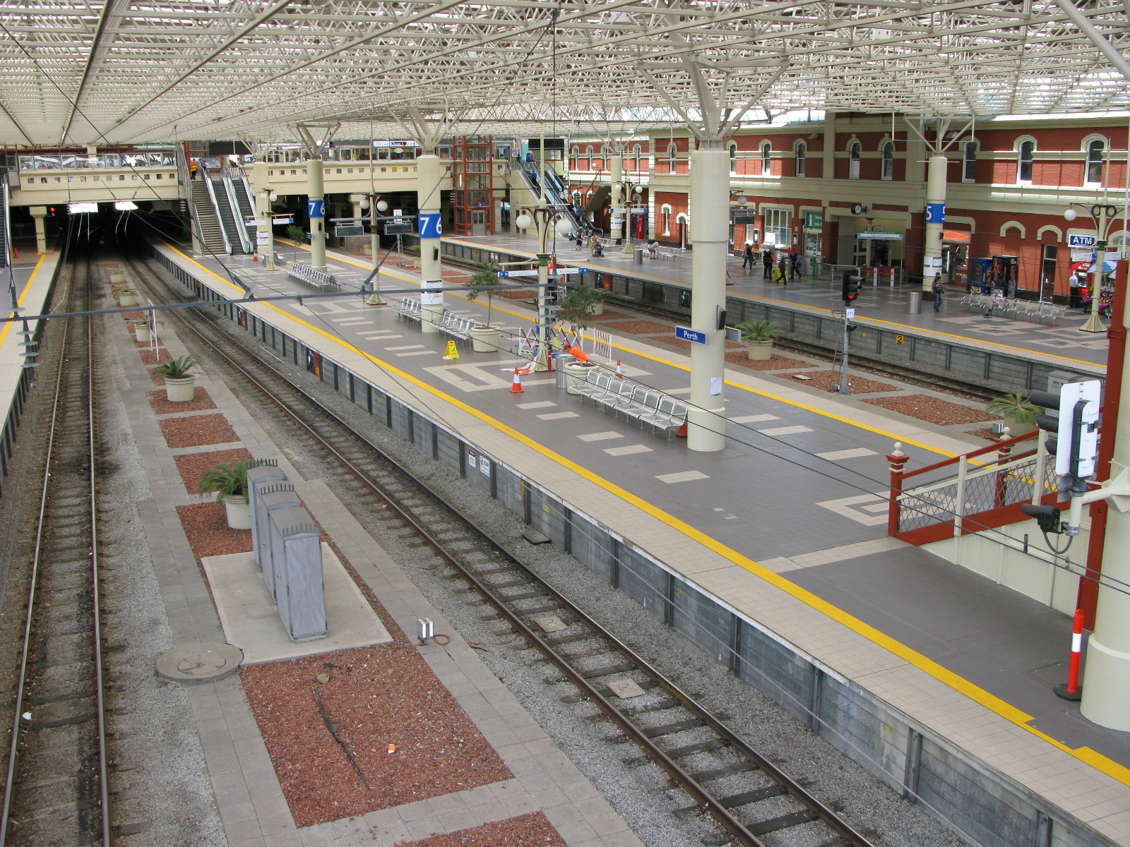 Perth trains cancelled for 3 hours