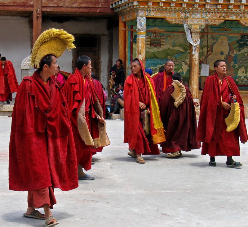 Monks prepare for ceremony