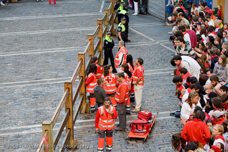 154Medical personnel are ready.jpg