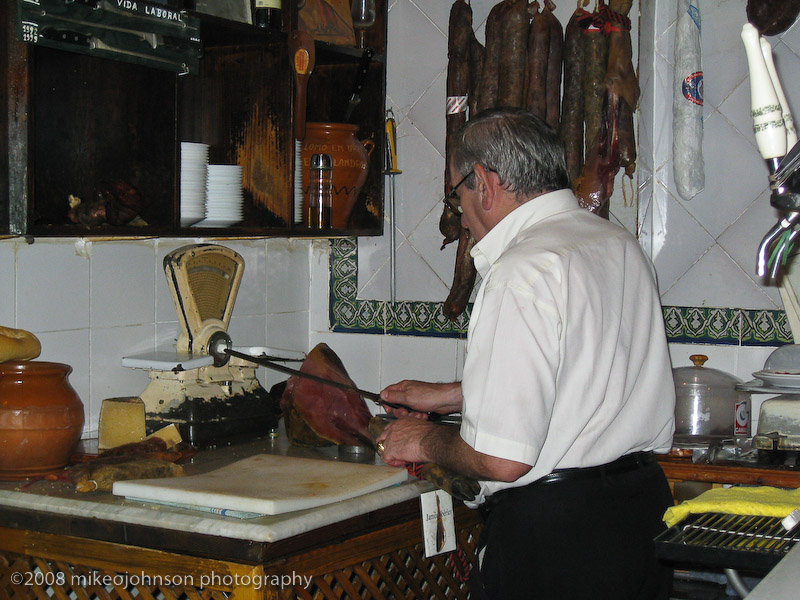 155Proprietor Slices the Ham.jpg