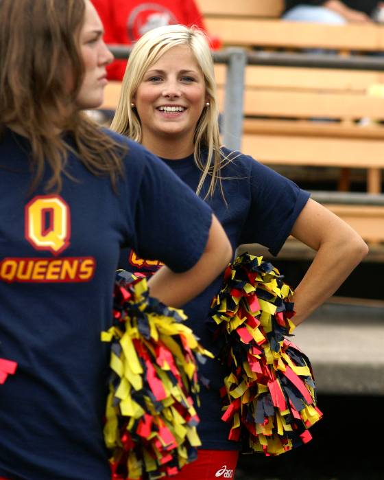 QueensVsLaurier 03227.JPG