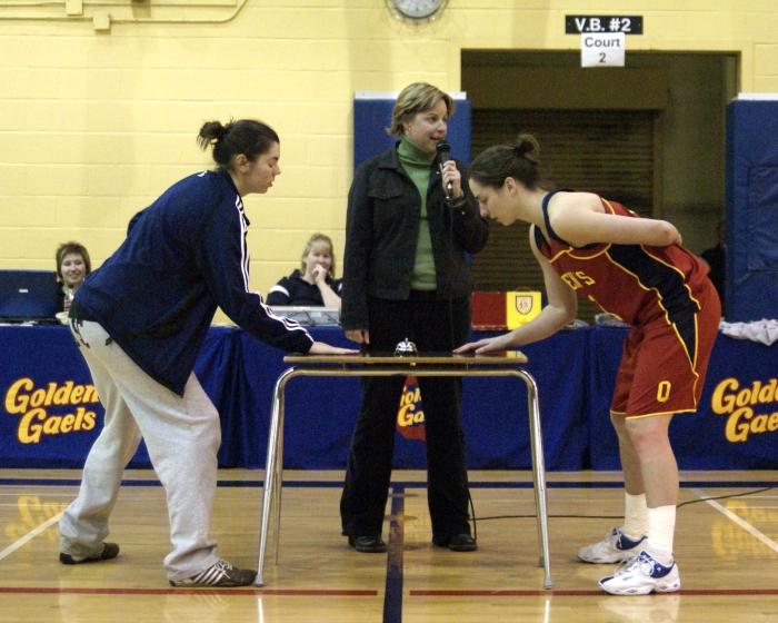 Queens Vs Laurentian 09733.JPG Name that tune contest