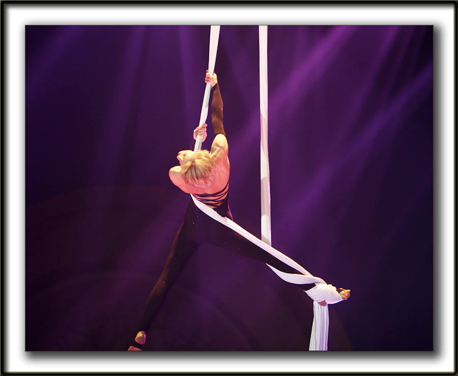  DANIELLE BEAUDOIN - TISSUS ARIEN  /  AERIAL SILK   _MG_3598a