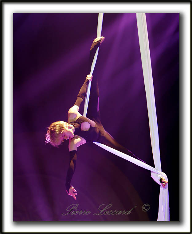  DANIELLE BEAUDOIN - TISSUS ARIEN  /  AERIAL SILK   _MG_2337a