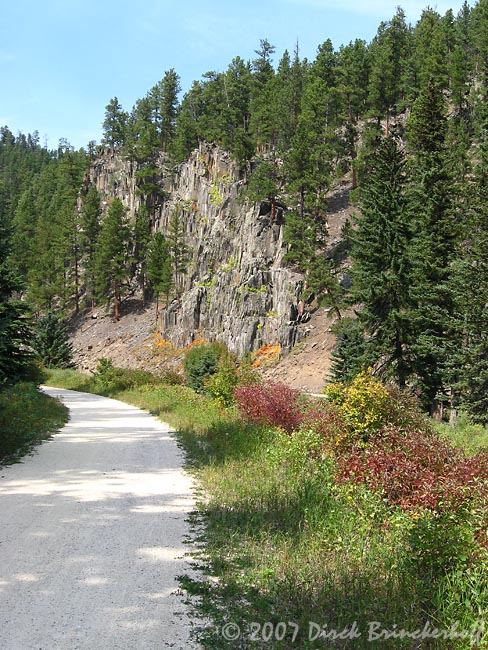 IMG_0225TrailwCliff.jpg