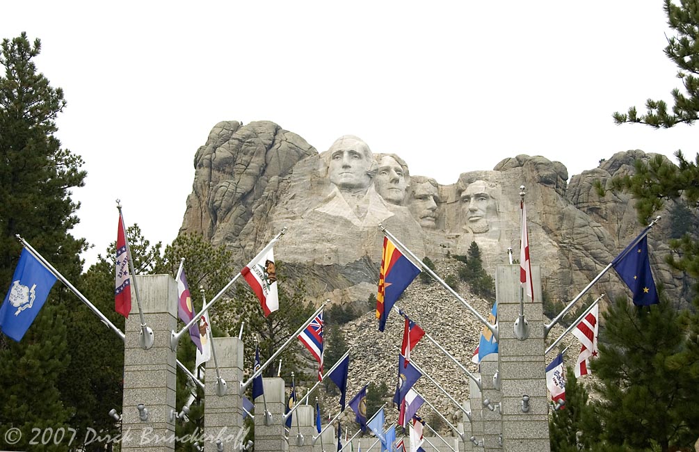 RushmoreFlags   038.jpg