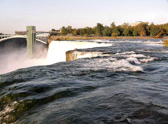 The Maid of the Mist elevator looking over the falls.jpg