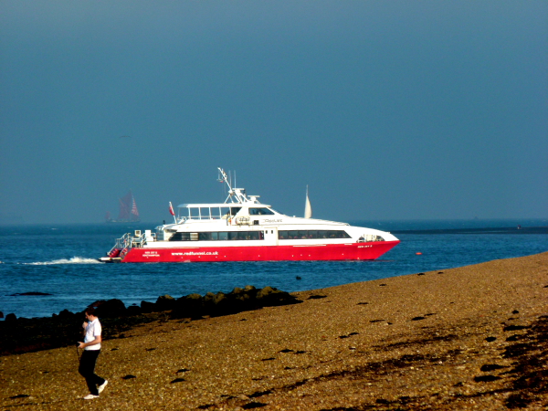 RED JET 5 @ West Cowes, Isle of Wight, UK (Arriving)