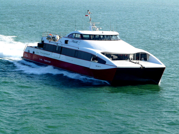 RED JET 4 @ Southampton Water, UK (Arriving)