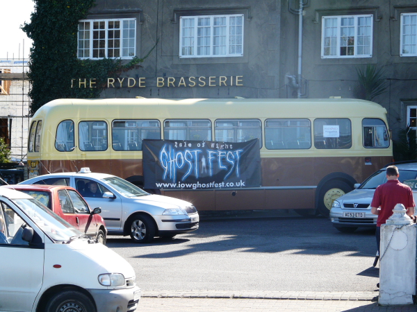 ISLE OF WIGHT - Old Bus @ Ryde