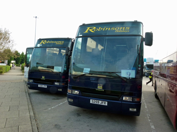 ROBINSONS - (S251 JFR) + (S260 JFR) @ Lymm Services, M6/M5
