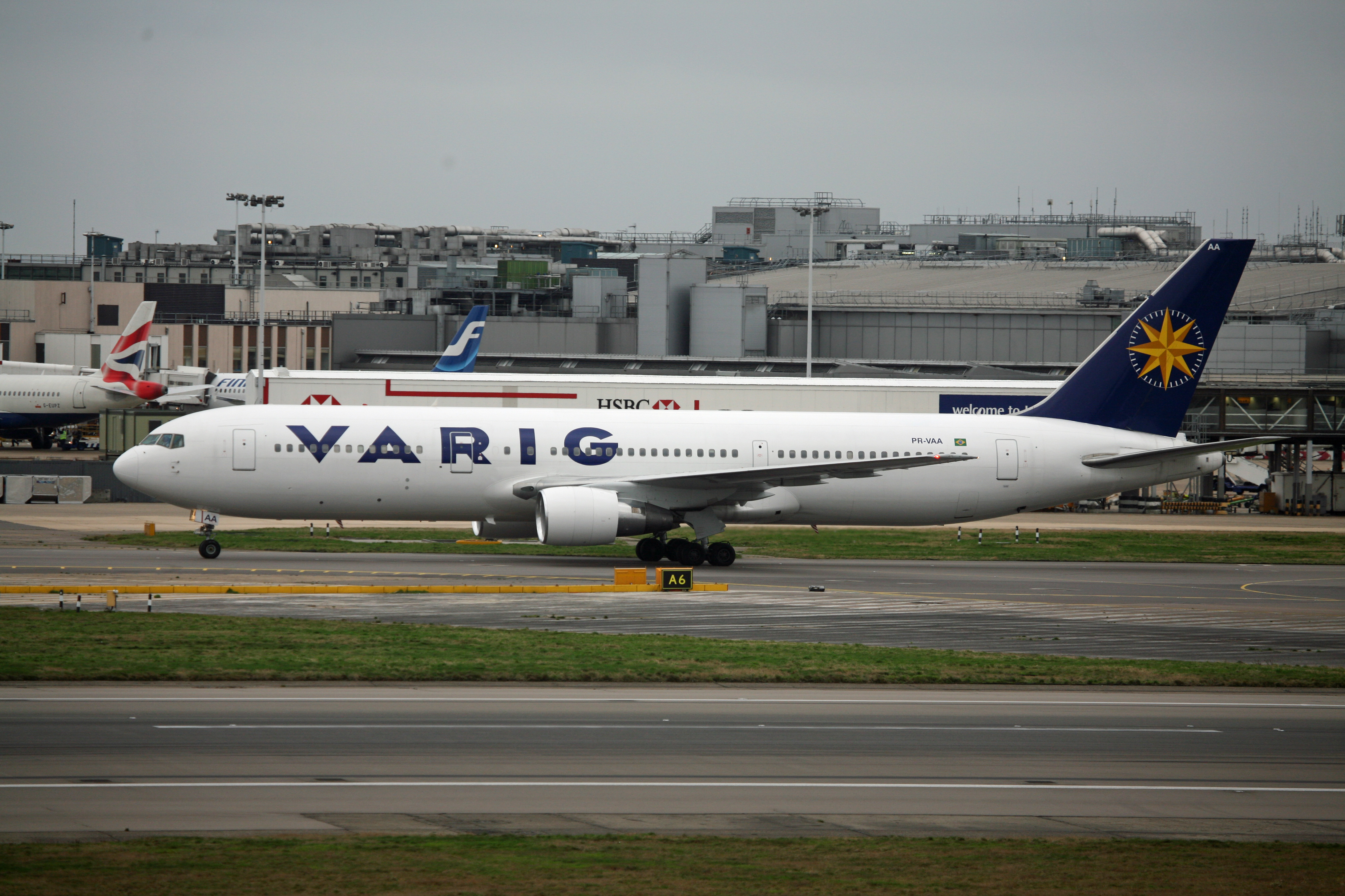 Varig (PP-VAA) Boeing 777 @ Heathrow