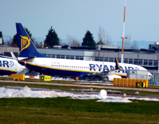 Ryanair (EI-DAN) Boeing 737 @ East Midlands
